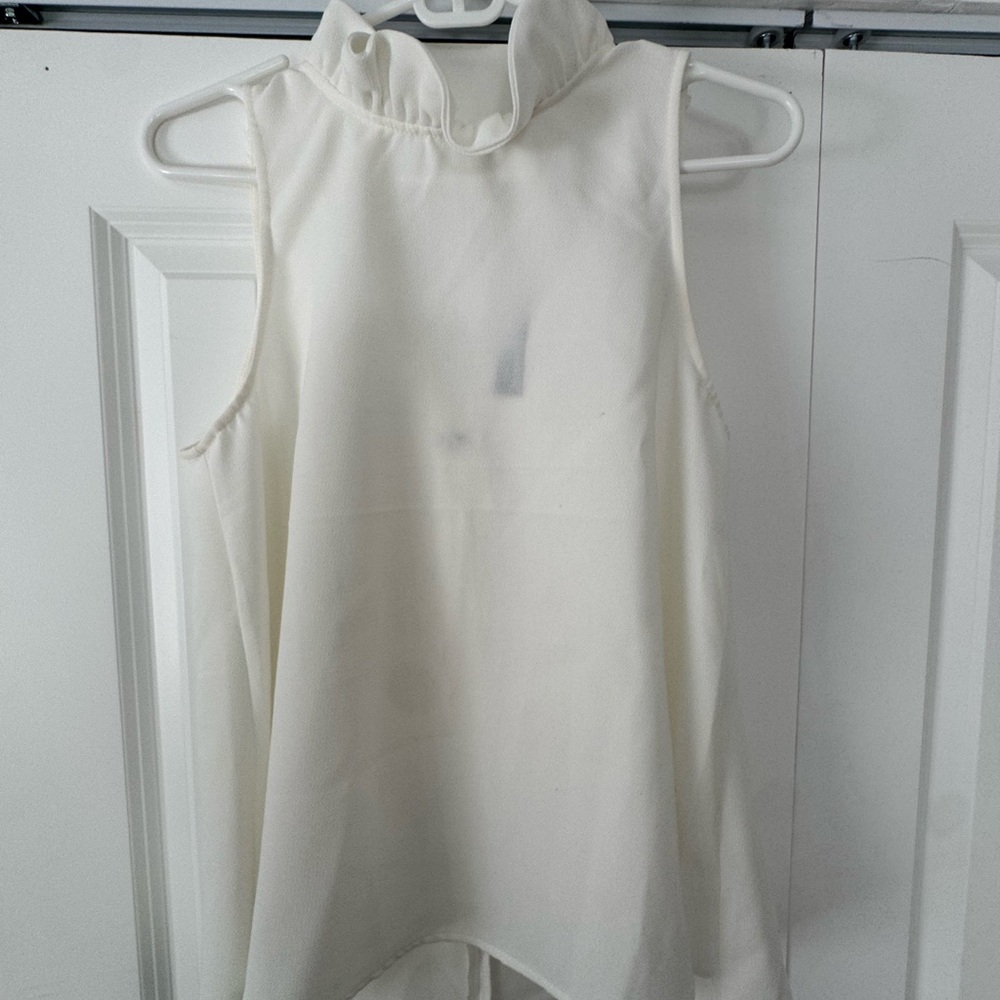 Tuckernuck Pomander Place Cream Sleeveless Blouse